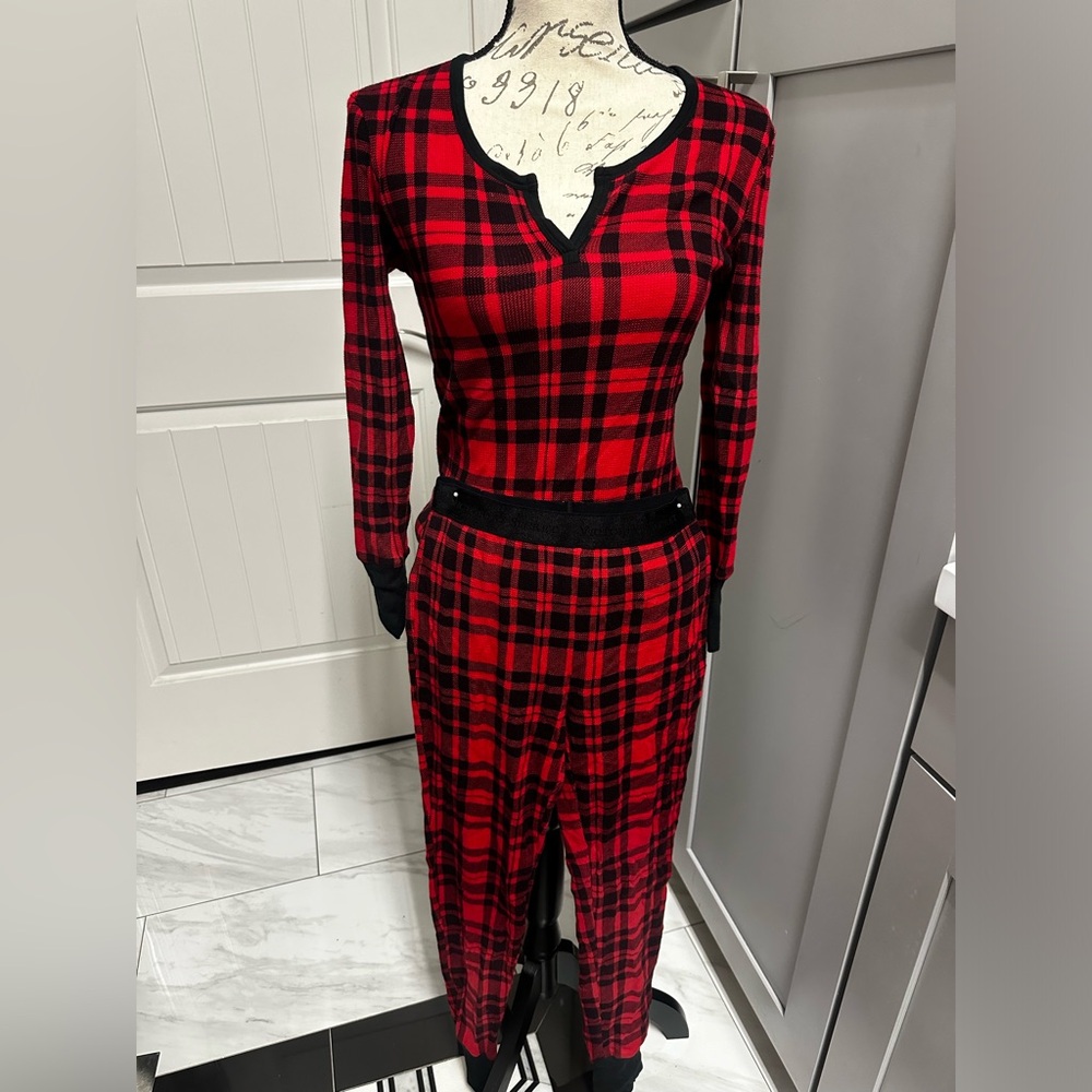 Victoria’s Secret Women’s Holiday Red Plaid Thermal Pajamas